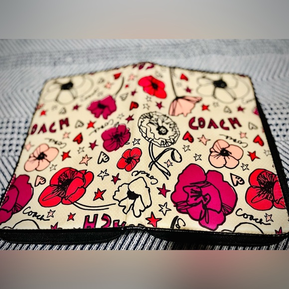 SOLD!!! Coach Floral Print Tablet Cover - Picture 4 of 5
